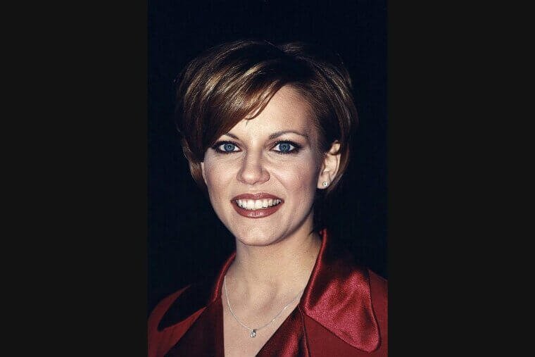 Martina McBride's 1990s Choppy Brunette Pixie Cut Required Frequent Trims on Tour