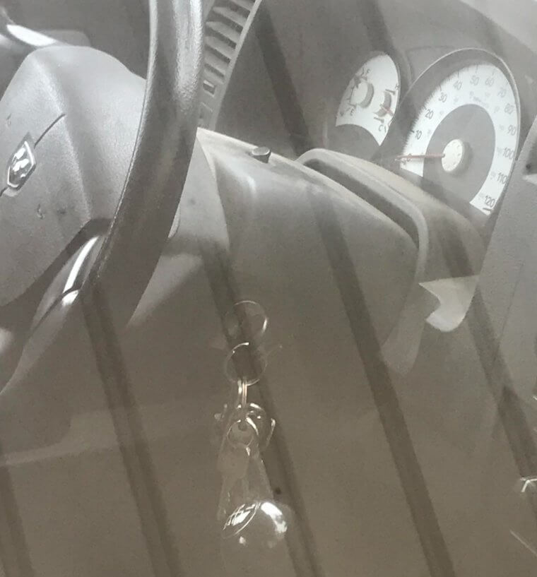 No dejes nunca el coche en marcha