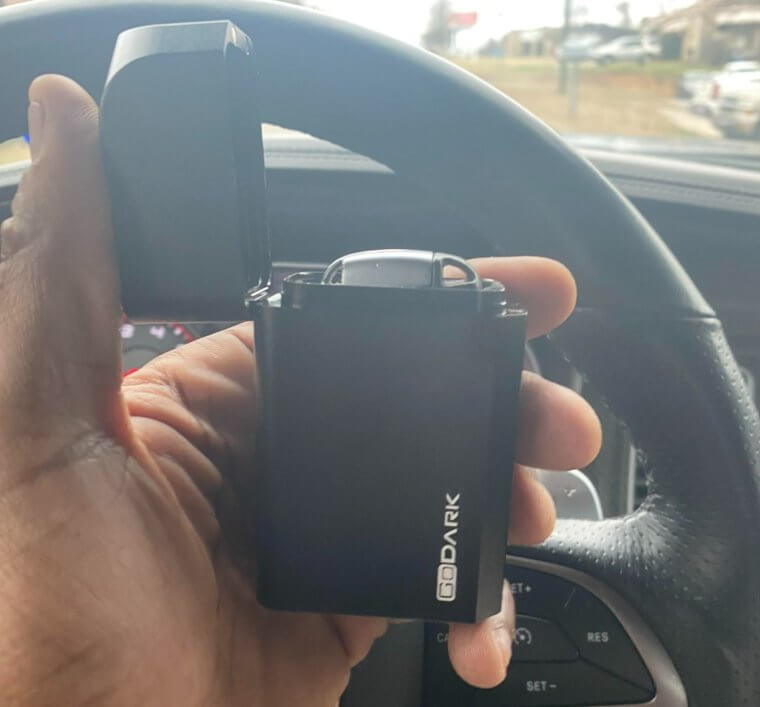 Utiliza Una Funda De Bloqueo De Señales Para Proteger Las Llaves Del Coche