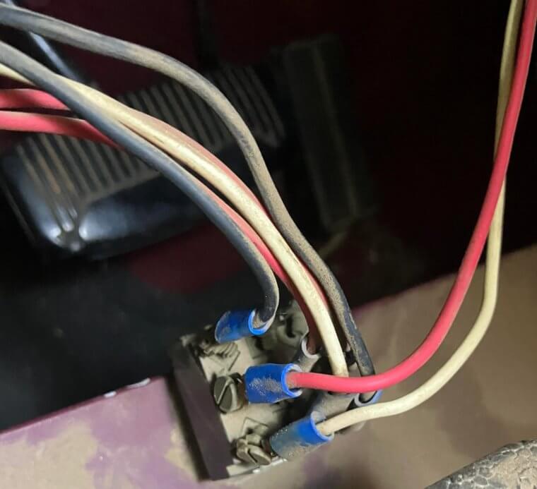Utiliza un interruptor independiente para la bomba de combustible