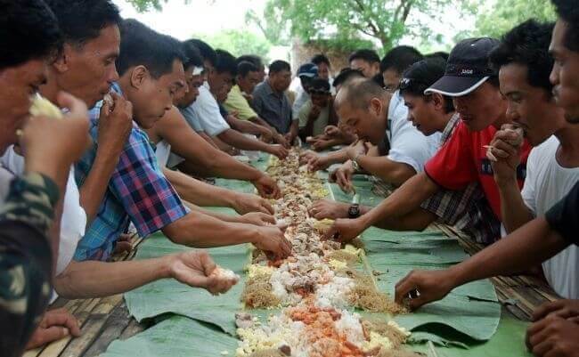 In The Philippines People Eat Exclusively With Their Hands