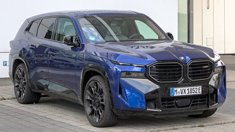 BMW XM (base V8)