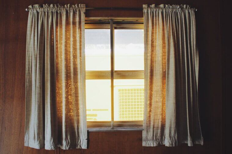 Low-Hung Curtains