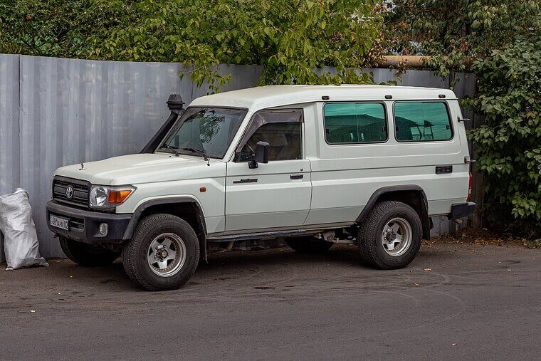 Toyota Land Cruiser (older V8 Versions)