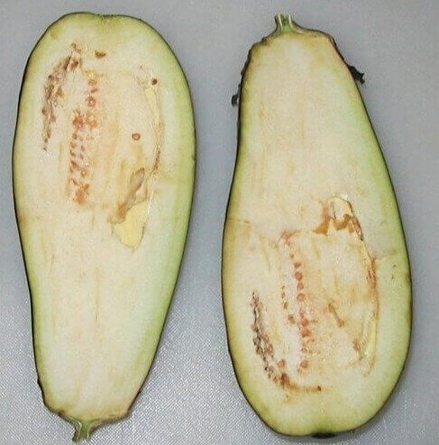 Salting Sliced Eggplant to Draw Out Bitter Juices and Improve the Final Fried Texture