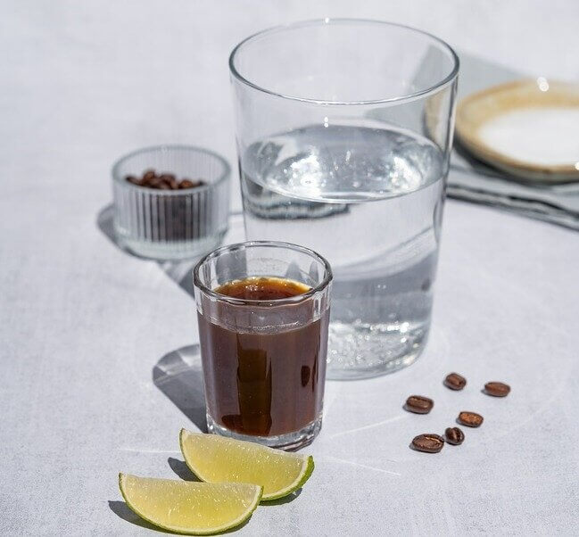 Stirring a Pinch of Salt Into Cheap Coffee to Physically Block the Perception of Bitter Flavors