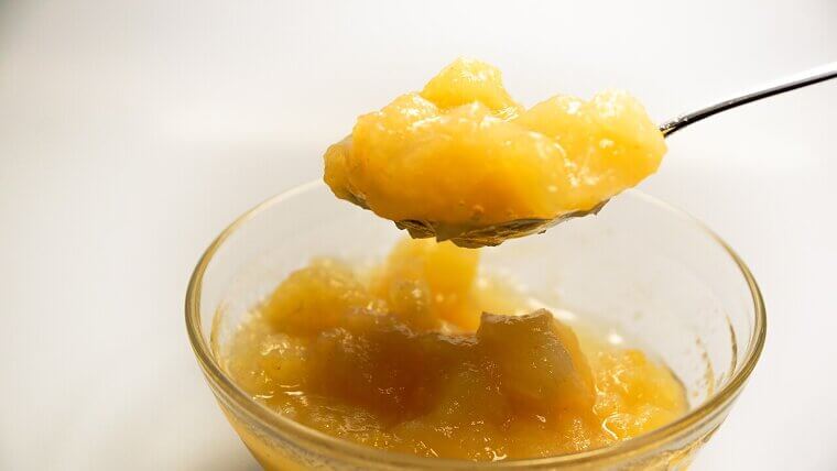 Swapping Heavy Cooking Oils for Unsweetened Applesauce to Keep Baked Goods Tender and Lower Calories