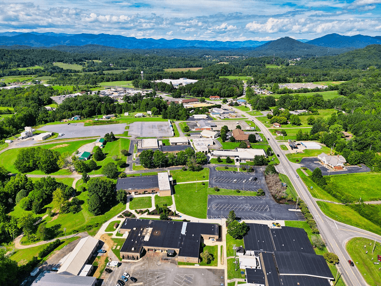 19. North Carolina: The Perfect Blend of Mountain Air and Coastal Breezes