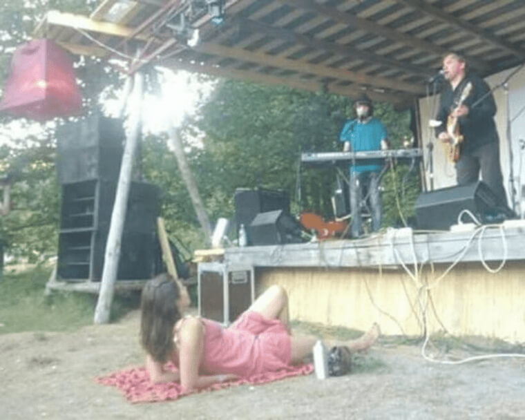 Who Said Festival Shows Weren't Intimate Enough?