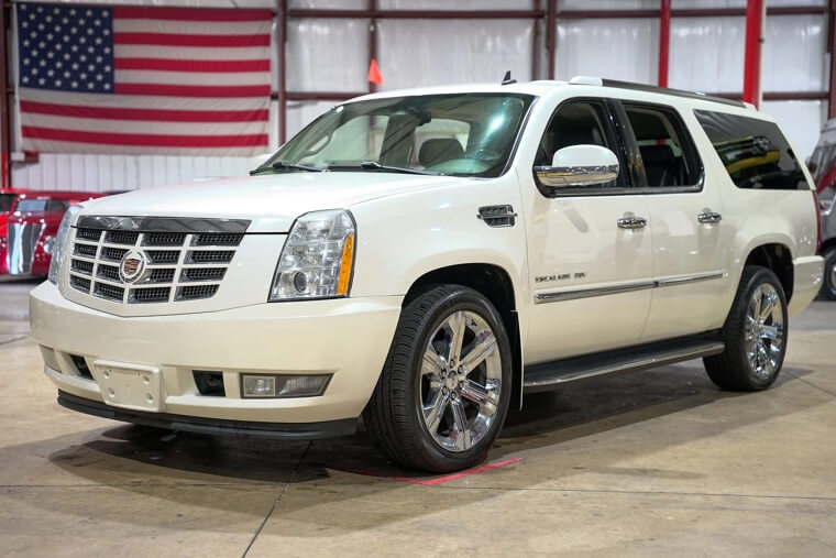 2010 Cadillac Escalade Luxury AWD – $96,943
