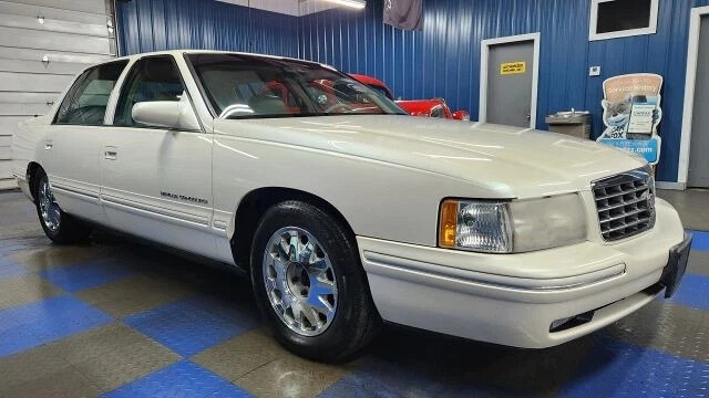 1999 Cadillac DeVille Concours Sedan 4D – $15,553