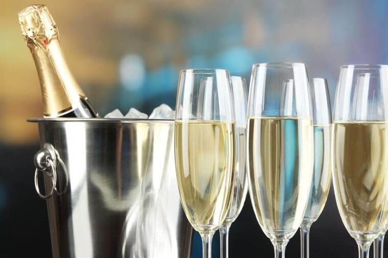 Bubbly Champagne: Long-Term Refrigeration Dries Out the Cork and Allows Air to Seep In, Flattening the Bubbles and Oxidizing the Delicate Notes