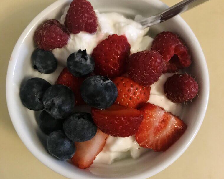 Trade Fruit-Flavored Yogurt for Plain Yogurt With Fresh Fruit