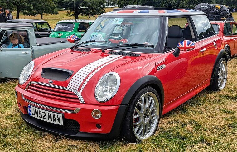 Mini Cooper (2002–2006; 1st Gen BMW)