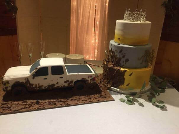 Un Pastel De Bodas Divertido