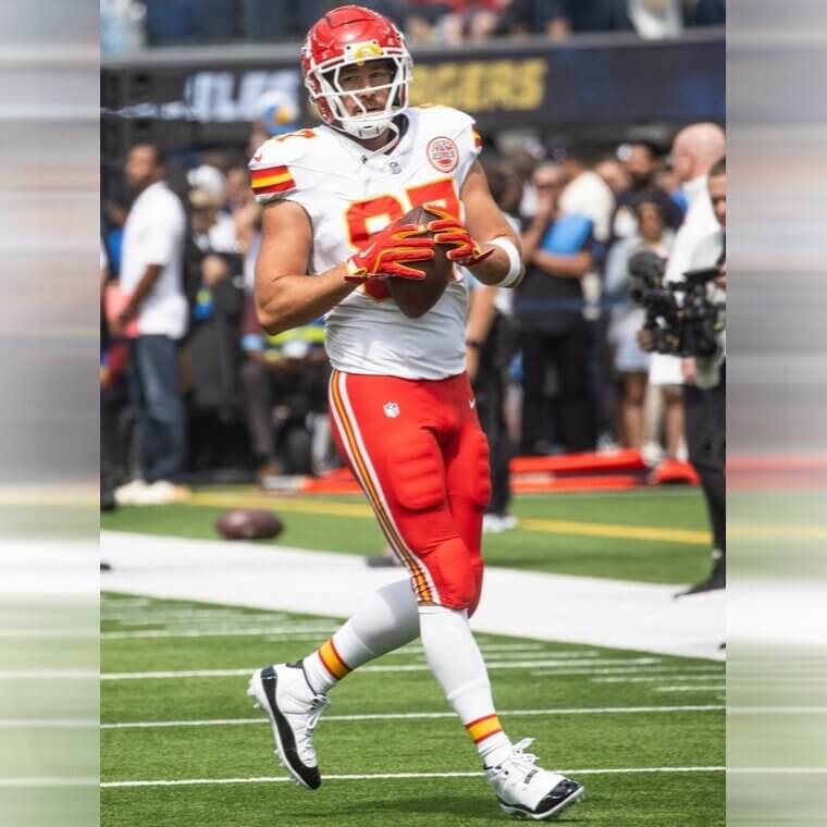 Travis Kelce Becomes All-Time Leader in Tight End Receiving Yards