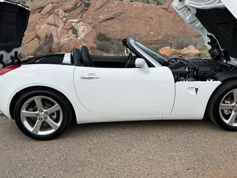 2006 Pontiac Solstice - $11,900