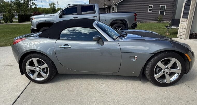 2007 Pontiac Solstice - $10,500