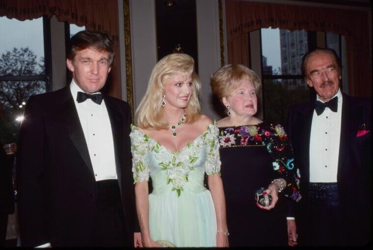 Fred Trump a donné à Donald 1 million de dollars comme capital de départ - Le "petit prêt" souvent répété a aidé Donald à lancer ses projets d'entreprise