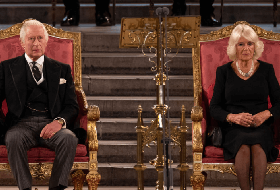 El Futuro Incierto Bajo El Reinado Del Rey Carlos