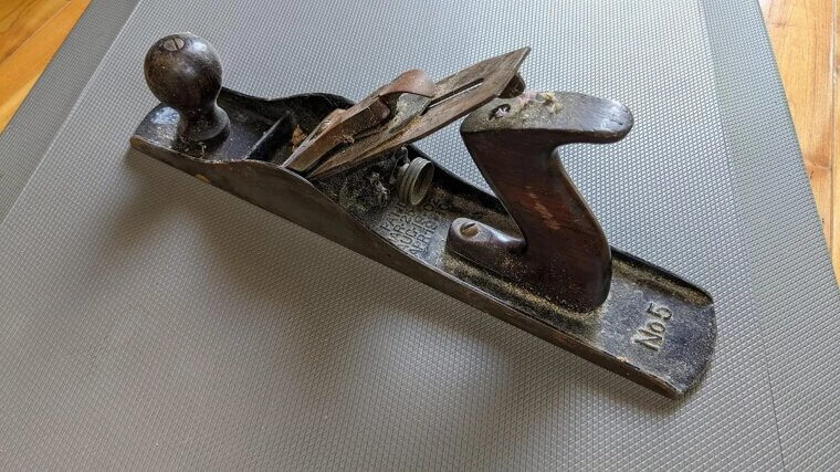 Leonard Bailey Vertical Post Plane - ~$7,000