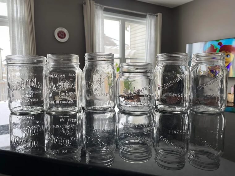 Using Mason Jars As Decorations