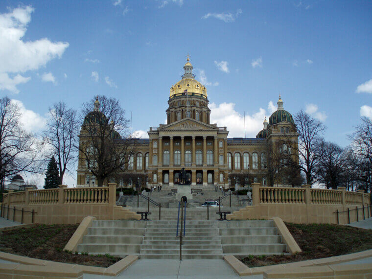 Iowa: Stagnant Wages and Lack of Career Advancement