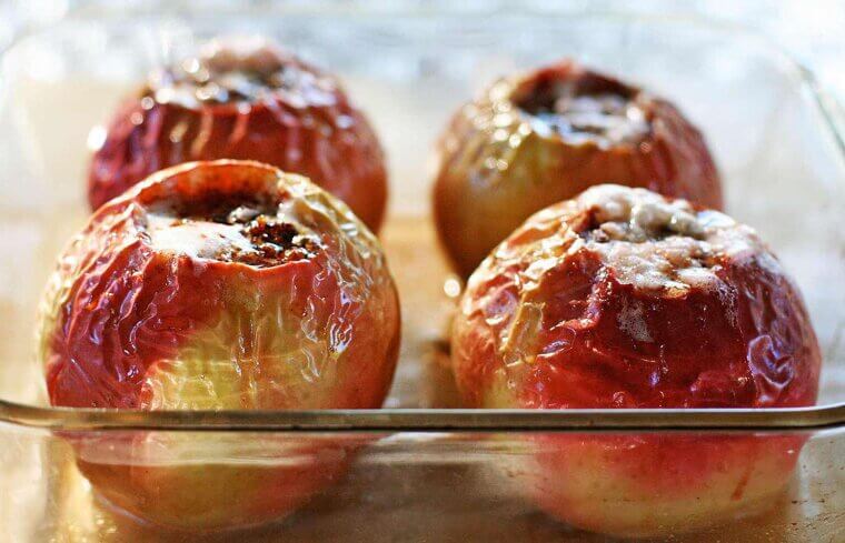 Baked Apples With Cinnamon