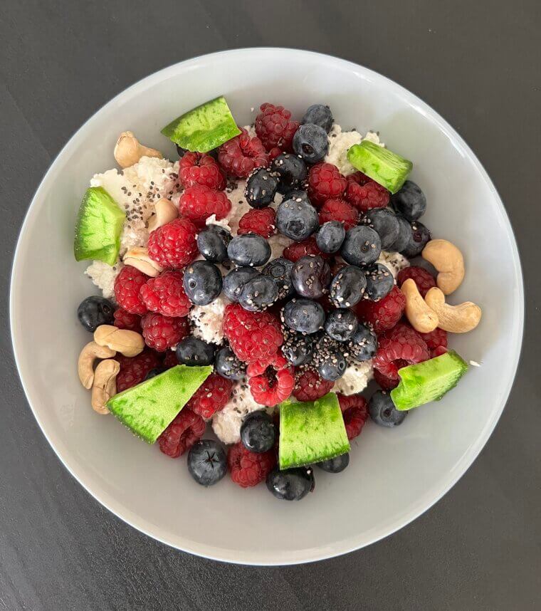 Cottage Cheese or Greek Yogurt With Fruit