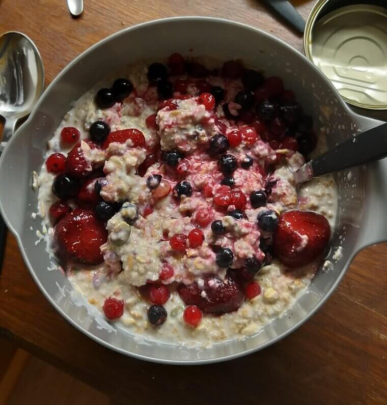 Whole-Grain Oatmeal With Nuts & Berries