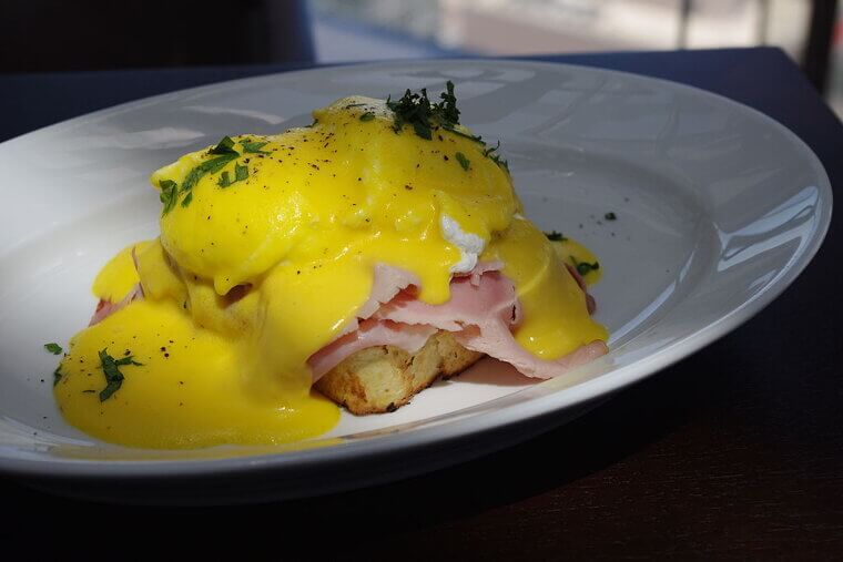 Hollandaise Sauce / Eggs Benedict