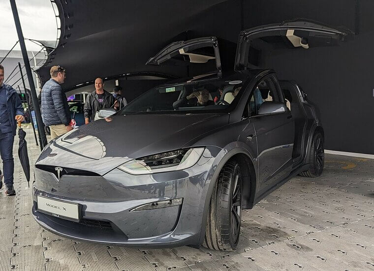 Tesla Model X Plaid
