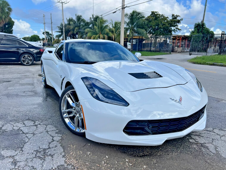 2019 Chevrolet Camaro Stingray - $32,900.00