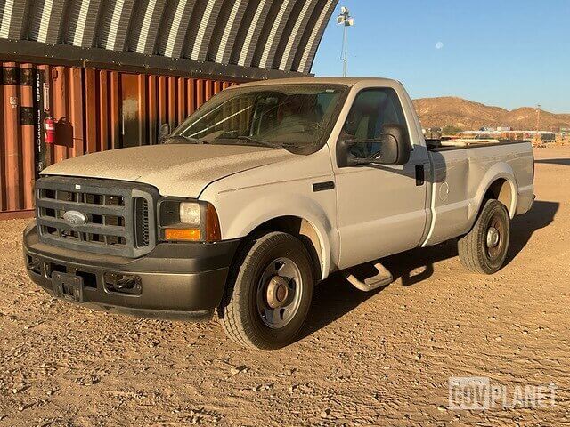 2006 Ford F-350 Super Duty XL Pickup - $2,500
