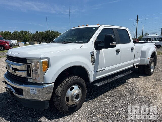 2017 Ford F-350 STX 4x4 Crew Cab Pickup - $39,699