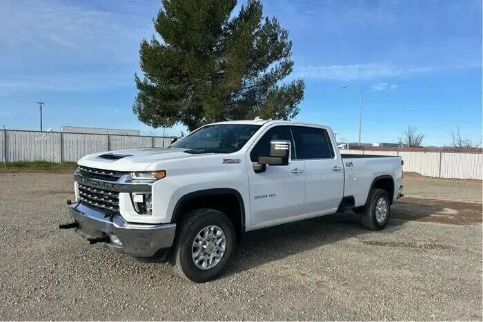 2022 Chevrolet Silverado 3500HD LTZ 4x4 Pickup - $52,000
