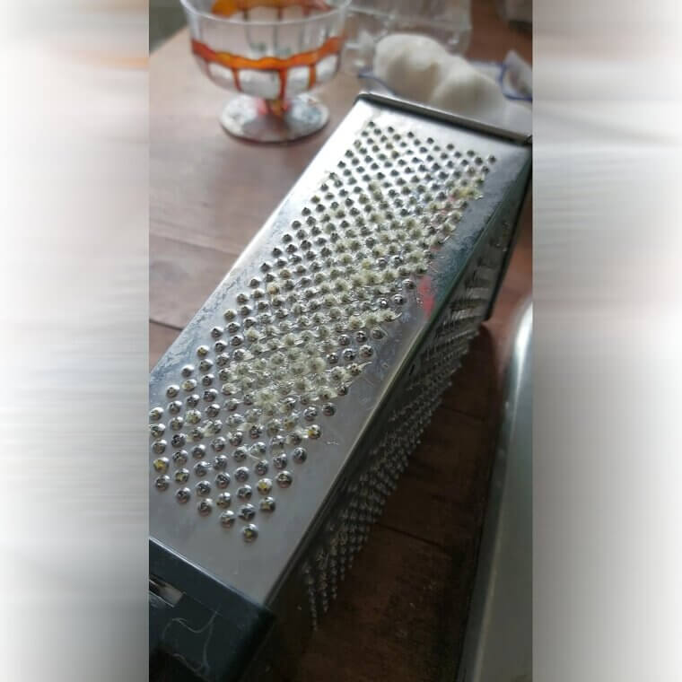 Unclog Grated Cheese from Graters