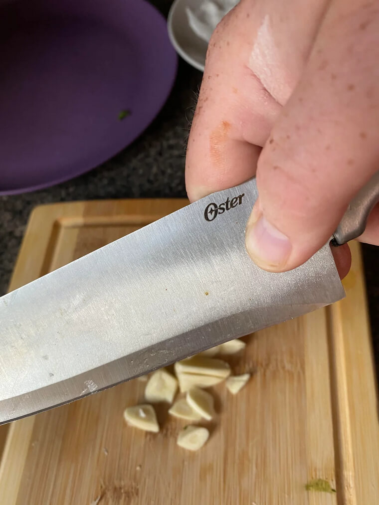 Deodorize Your Hands After Chopping
