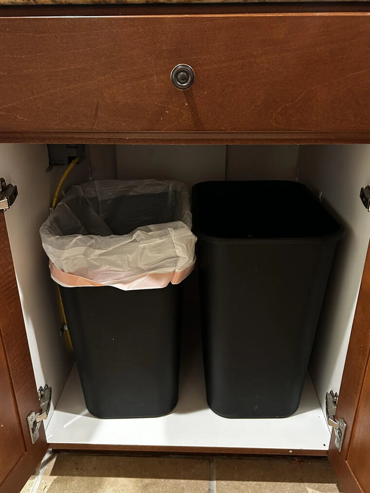 Freshen Up Plastic Trash Cans