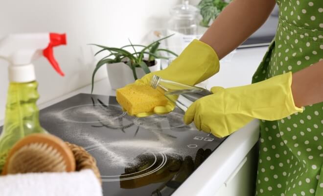 Brilliant Uses for Baking Soda, Vinegar, and Lemon in the Kitchen