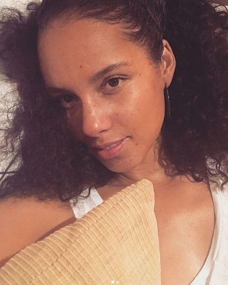 Alicia Keys Did What Few Women in Showbiz Dared - Stop Wearing Makeup