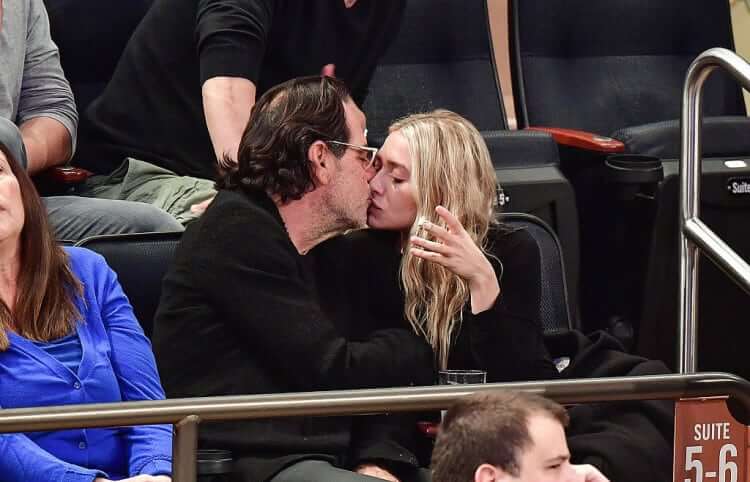 Ashley's Dating History