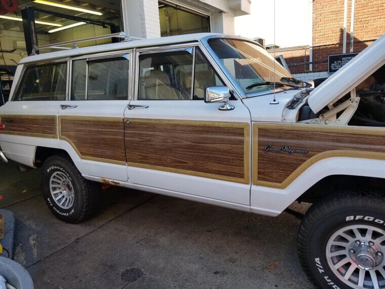 Jeep Grand Wagoneer (SJ)