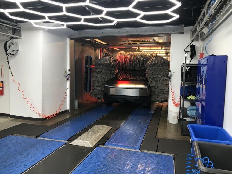 Brushes Clean Your Car Better