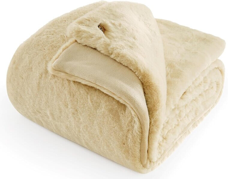 UGG Euphoria Throw - Luxuriously Cozy & Stylish Blanket 