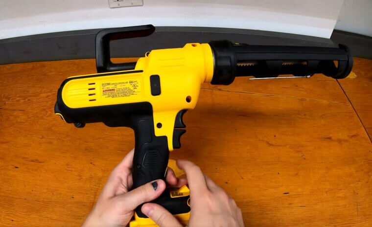 Power Caulking Gun