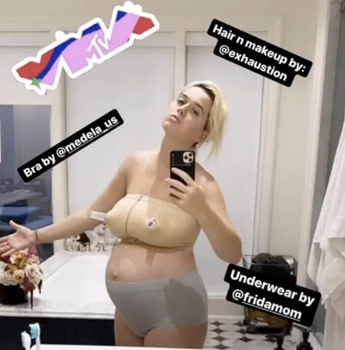 Katy Perry Posts After Giving Birth