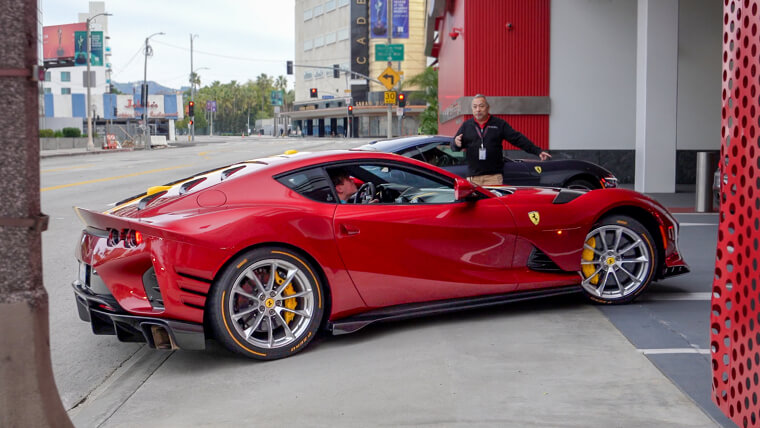 Ferrari 812 Competizione (2021)