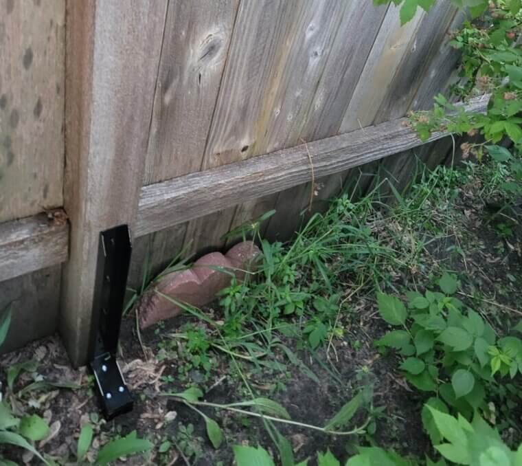 A Heavy-Duty Fence Post Repair Kit to Easily Rescue a Leaning, Wobbly Wooden Fence Without the Nightmare of Digging up Concrete.