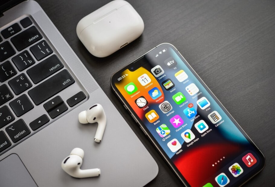 Everything You Need to Build the Ultimate Apple Powered Workspace